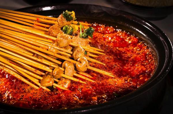 盤點中國最出名的八大街頭美食，每一種都是要排隊等好久才能吃到