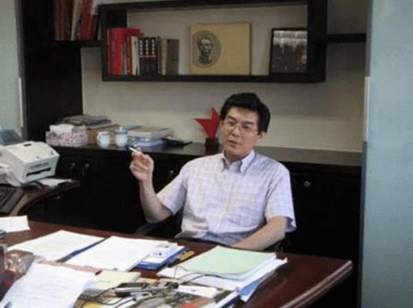 毛主席最愛的外孫，卻一年只能見外公一次，也沒能見主席最後一面