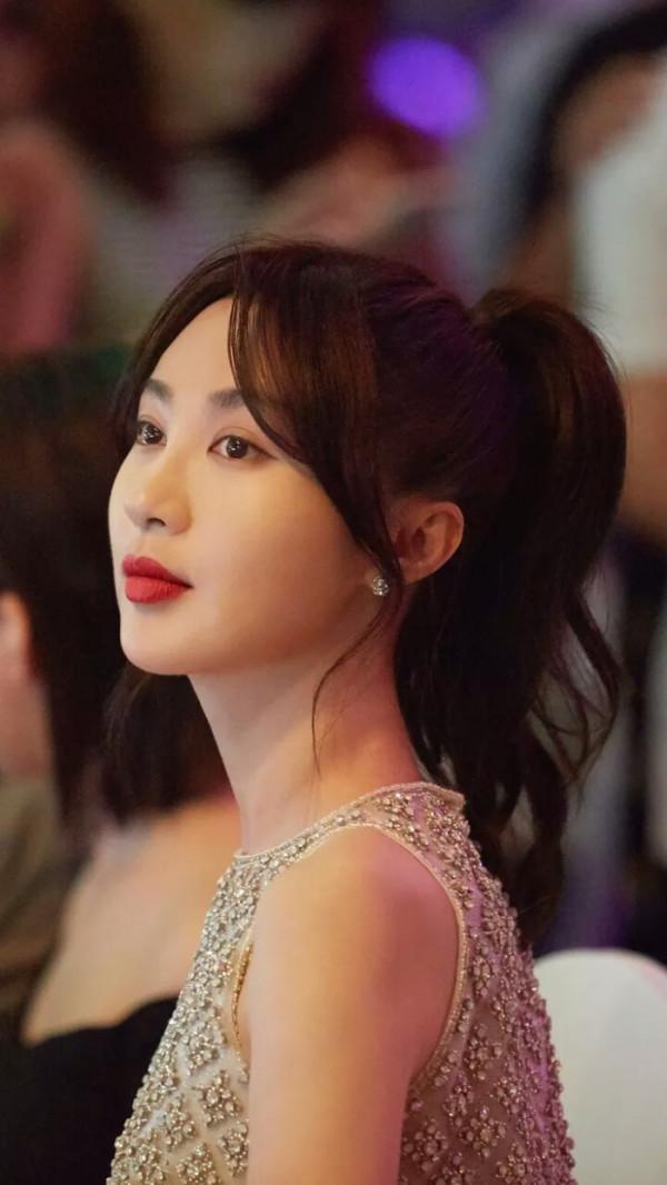 娛樂圈裡貌合神離的夫妻，有的“各玩各的”，有的早已不再互動