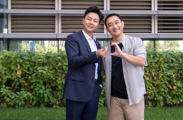 49歲黃磊身形暴瘦,下巴變尖顏值回春,和師哥劉奕君同框很養眼 49歲黃磊身形暴瘦,下巴變尖顏值回春,和師哥劉奕君同框很養眼