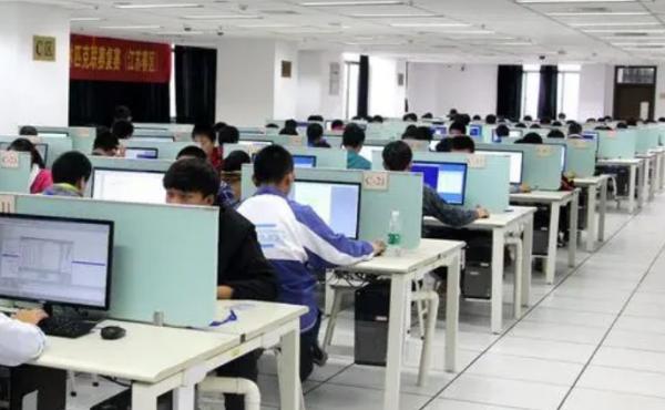 2021高考結束，3大“熱門專業”脫穎而出，下屆考生可留意