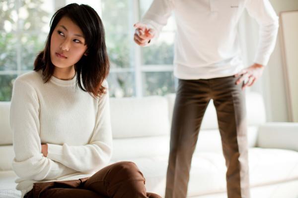 就因為我給了老孃6個蘋果，妻子就鬧離婚，你們說至於嗎？