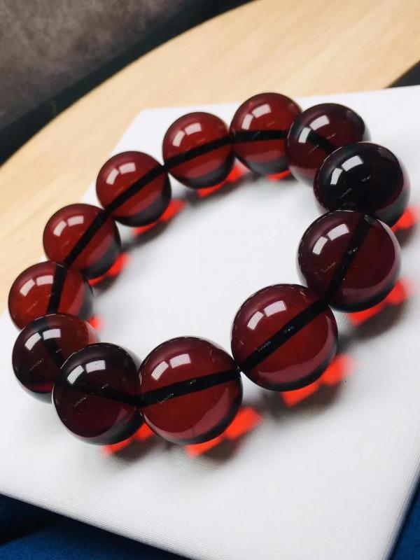 天然血珀酒紅色 天然血珀酒紅色