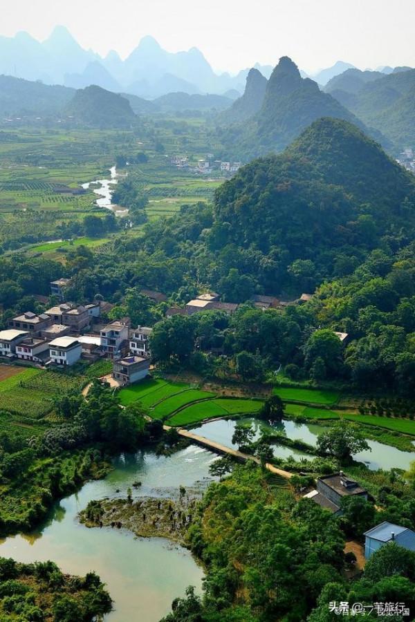 文化名山莫過於三山五嶽，五嶽分居全國，但每個省都有自己的三山