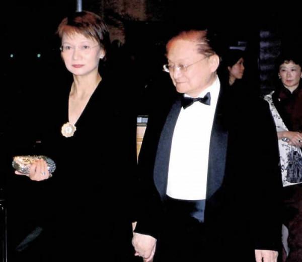 金庸前妻朱玫：事業上的女強人，婚姻中的失意者，生四孩敗給小三