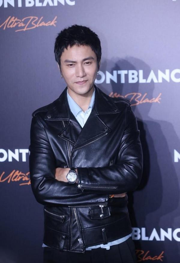 陳坤有了45歲的樣子，皮衣配襯衫率性大方，但從眼睛能看出滄桑