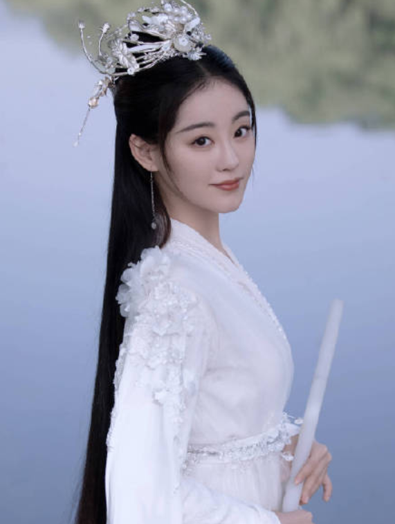 張翰時隔五年再演古裝劇，銀裝盔甲展戰神風采，女主是熱巴好友