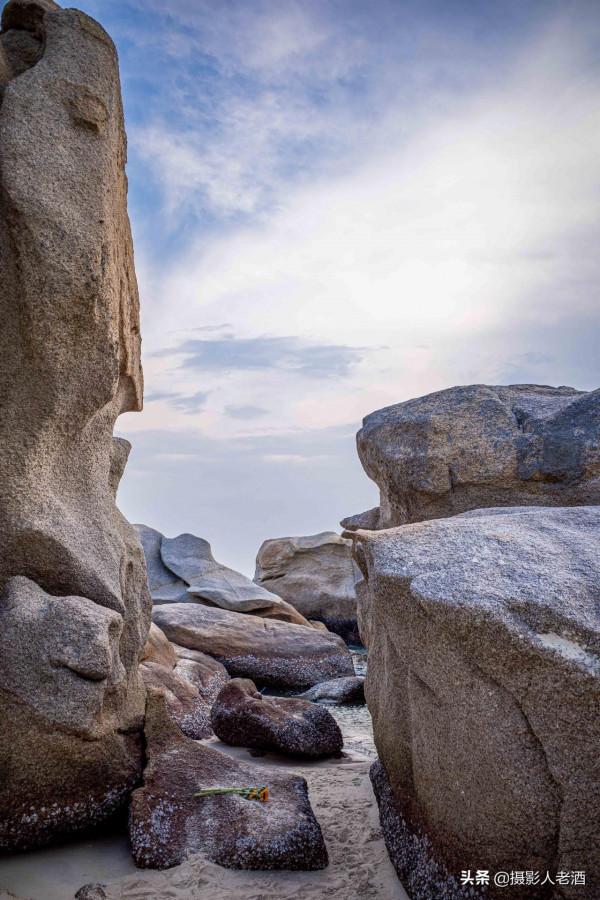 廣東惠州有個網紅海邊公園，幾十噸巨石隨風搖擺，蘇東坡還寫過詩
