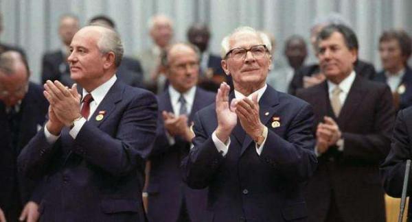 柏林牆倒塌，兩德統一後，執政30年的昂納克去哪了？