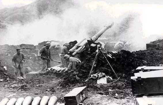 奇襲陽明堡,機槍聲突然停了,機槍手正砸飛機尾巴,營長哭笑不得 奇襲陽明堡,機槍聲突然停了,機槍手正砸飛機尾巴,營長哭笑不得