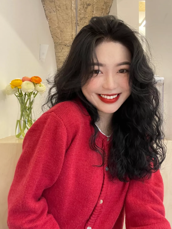 別再亂披頭髮了！這3款新年髮型才夠美夠撩人