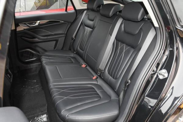 奔騰B70: 10萬元級家用車,顏值出色,來看看內裡是否合適 奔騰B70: 10萬元級家用車,顏值出色,來看看內裡是否合適