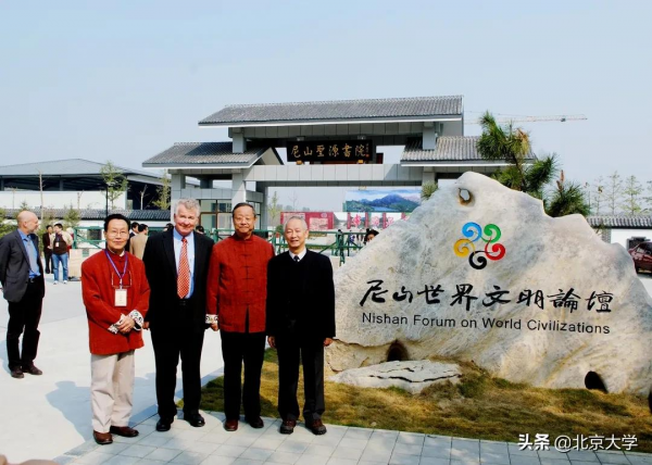 在北大，他的課，貓咪都會來旁聽！