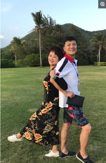 德藝雙馨的一對雙星,半路成夫妻相愛20年,子女顏值高還都是演員 德藝雙馨的一對雙星,半路成夫妻相愛20年,子女顏值高還都是演員