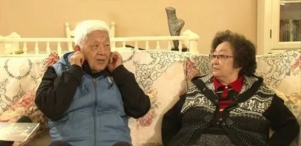 “牛大嬸”彭玉:大女兒離婚,小女兒嫁賣水果小夥兒,67歲二婚 “牛大嬸”彭玉:大女兒離婚,小女兒嫁賣水果小夥兒,67歲二婚