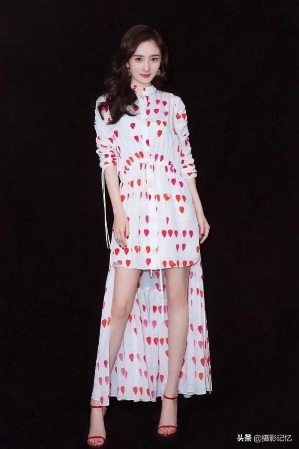 楊冪:月貌花容,逞嬌呈美 楊冪:月貌花容,逞嬌呈美