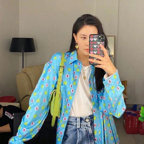 朱珠曬全家福,她的金耳環好搶鏡 朱珠曬全家福,她的金耳環好搶鏡