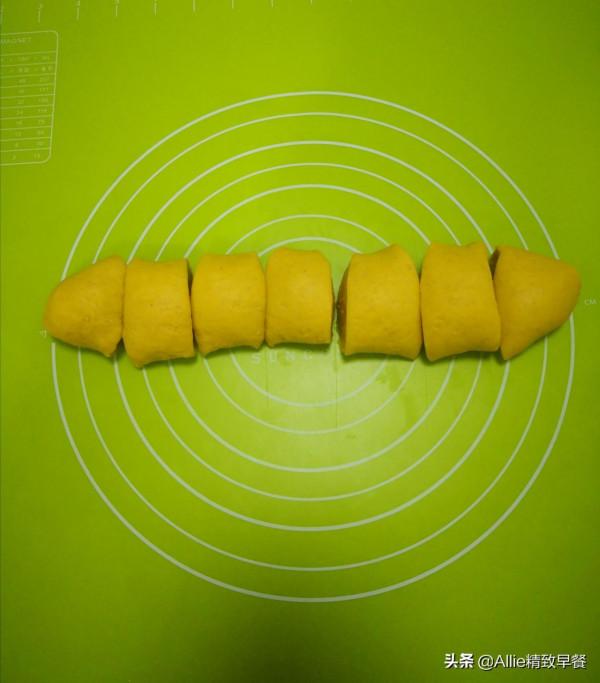 南瓜還能這樣做,不用揉膜,不用烤箱,鬆軟香甜還拉絲,太好吃了 南瓜還能這樣做,不用揉膜,不用烤箱,鬆軟香甜還拉絲,太好吃了