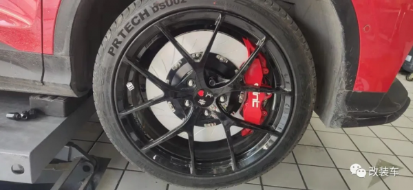 全車CDM姿態改裝的吉利繽越,從上班玩到自己開店才算畢業 全車CDM姿態改裝的吉利繽越,從上班玩到自己開店才算畢業