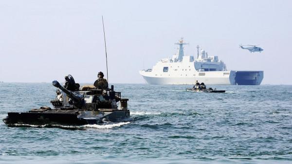 美國對華步步緊逼！美艦第9次穿越臺海，解放軍已做好一切準備