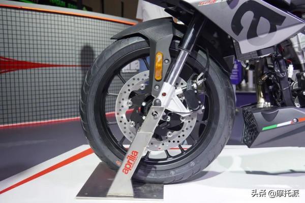 街車有兩種，能戰鬥的街車和其他街車