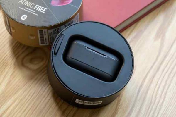 等到了！舒爾推出首款真無線耳機，表現不俗