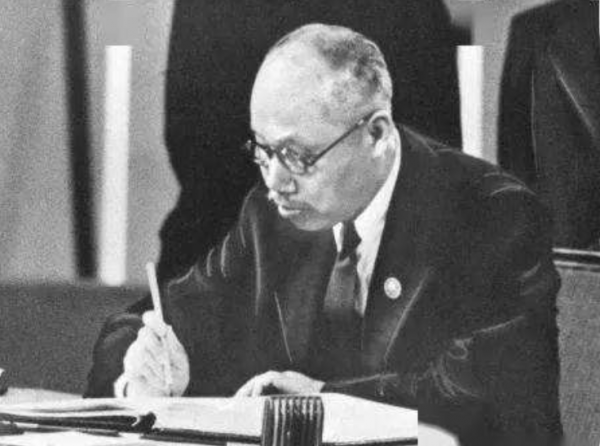 除了周恩來當總理，誰能替代？毛主席點名他任職近三個月的代總理