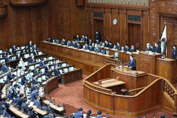 快訊！岸田文雄剛剛在國會發表首次施政演說，談及對華關係時這樣說