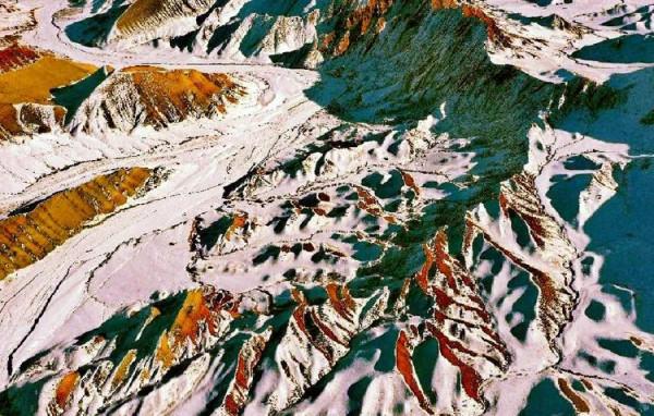 雪映丹霞，是夢境，也是仙境