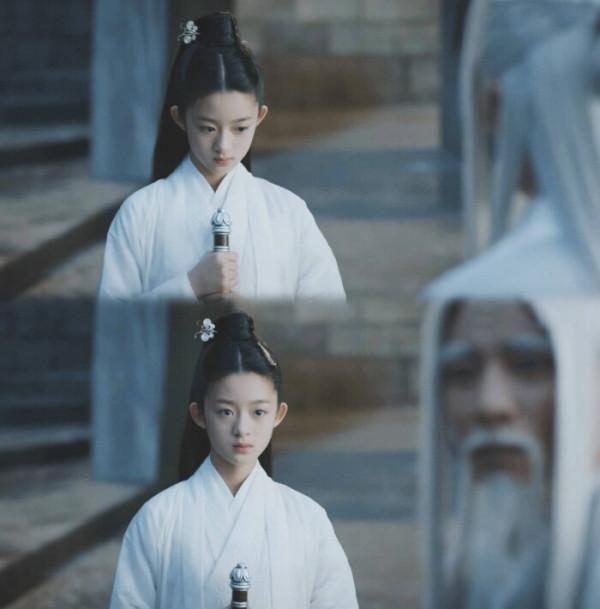 才14歲，她這張臉的古偶適配度也太高了吧