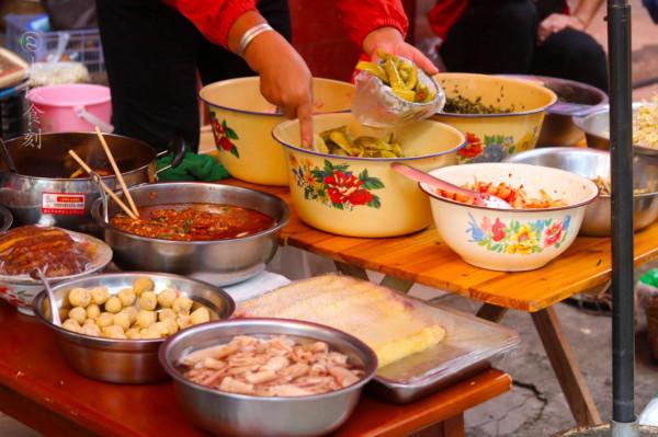 太“野”了，雲南菜市場引網友圍觀，逛菜市場像逛“野生博物園”