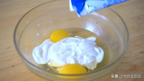 10分鐘搞定熱騰騰的早餐,不烤不蒸,軟蓬的油墩子,上桌一秒光碟 10分鐘搞定熱騰騰的早餐,不烤不蒸,軟蓬的油墩子,上桌一秒光碟