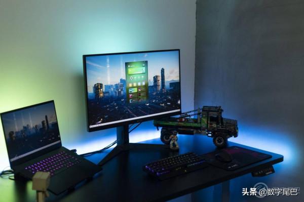 飛利浦 Hue 電競桌面:聲光同步!氛圍感拉滿 飛利浦 Hue 電競桌面:聲光同步!氛圍感拉滿