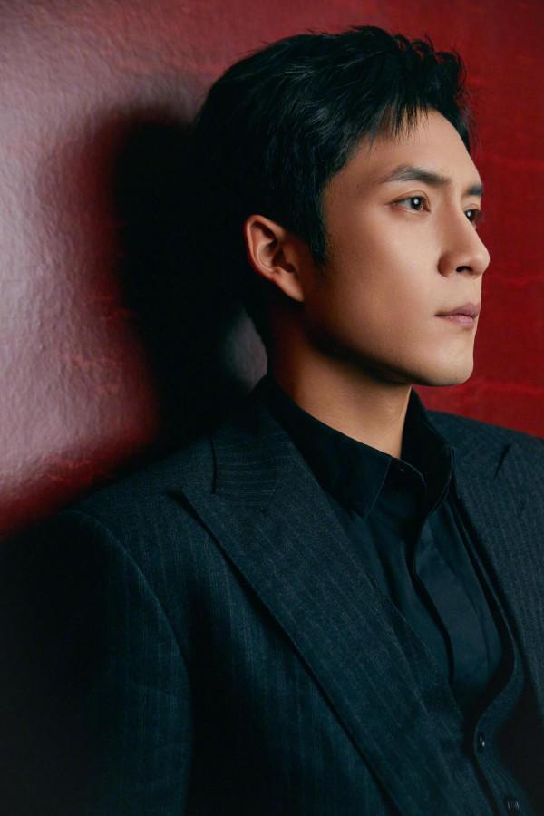 韓東君復古條紋西裝造型，被大帥哥韓東君驚豔到的一天