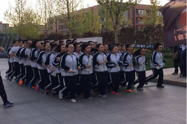 任正非辣評“高考工廠”一針見血，得到家長盛讚，認清教育本質