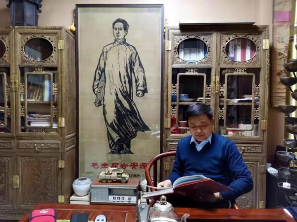 這些珍貴的報紙、書刊和圖片，讓我們回到了偉大的毛澤東時代