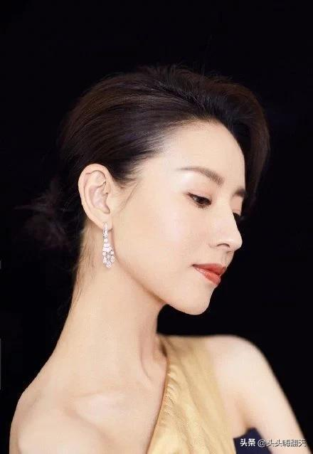 8位女星的完美“側顏殺”,劉亦菲第二,誰敢排第一? 8位女星的完美“側顏殺”,劉亦菲第二,誰敢排第一?