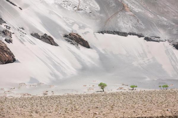 回到去往紅其拉甫的路上。仍是一路雪山相伴 回到去往紅其拉甫的路上。仍是一路雪山相伴