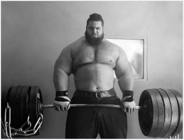 “英國綠巨人”和“伊朗綠巨人”拳擊賽時間已定，誰會更勝一籌？