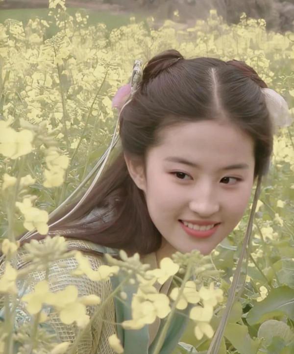 新版《仙劍》趙靈兒高畫質路透，被劉亦菲秒殺，網友直呼毀童年