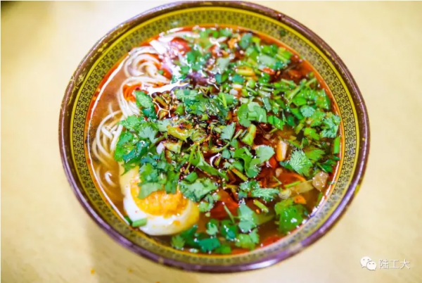 部隊食堂有了點餐服務，必須贊