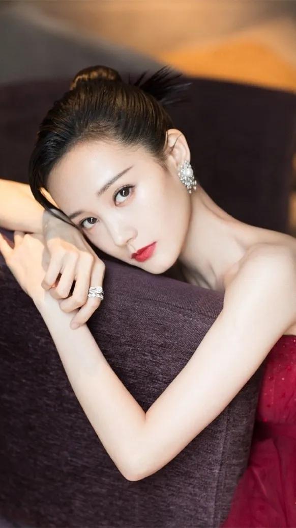 白鹿PK李一桐，誰更美