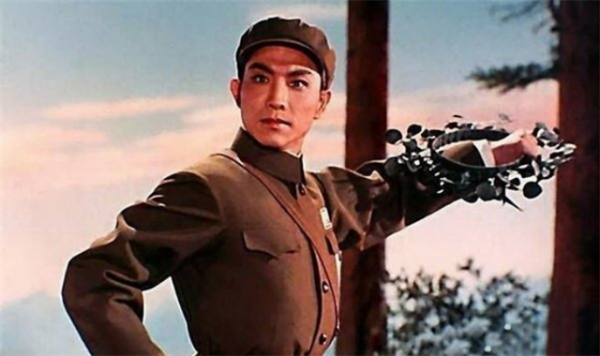 此人當了11年副連長,毛主席看京劇問起他,結果副連長晉升副師長 此人當了11年副連長,毛主席看京劇問起他,結果副連長晉升副師長