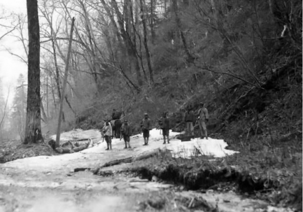 1952年抓到兩名美國間諜，美國讓聯合國向中國要人，我國回應解氣
