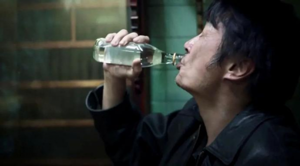 這才是港片新標杆，吳鎮宇演技爆棚，55歲的李麗珍依舊少女感十足