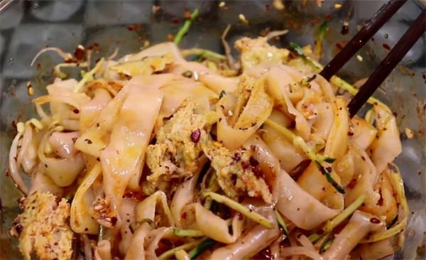 最詳細的陝西涼皮、麵皮做法，配方和技巧全都告訴你，一看就學會