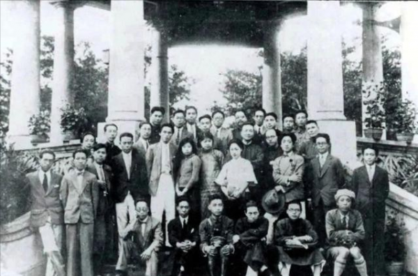 蔣光慈:相愛6年換來1個月相守,保留亡妻衣物,直至30歲離世 蔣光慈:相愛6年換來1個月相守,保留亡妻衣物,直至30歲離世