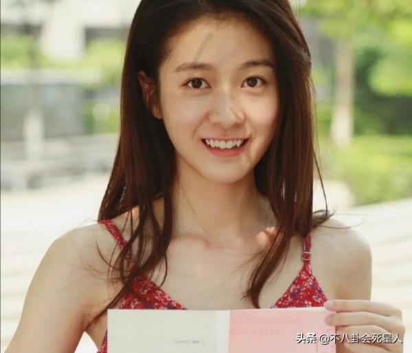 明明是苦情臉非要演活潑少女，高圓圓李沁都栽了