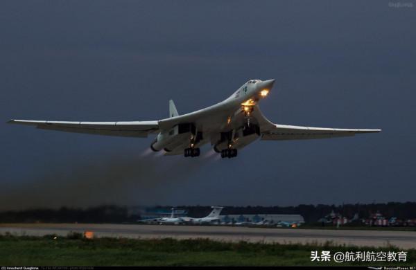 40年前就首飛成功的圖-160，為何今天又再次強調首飛成功？