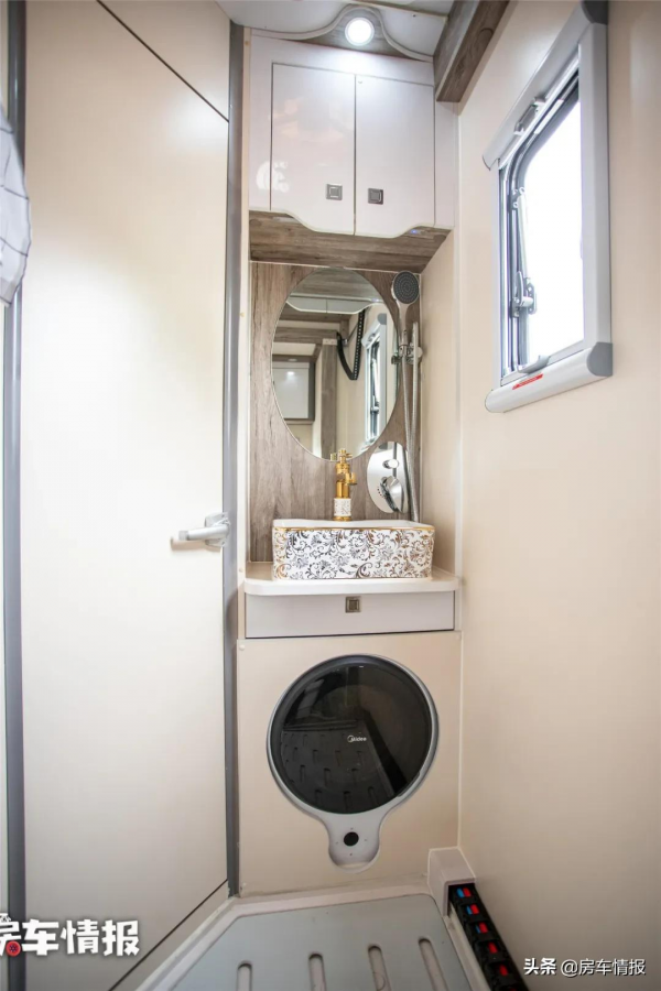 ​這個設計真心棒！讓房車秒變內外套間，獨立廚衛空間比家裡還大